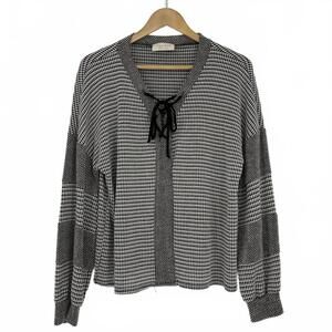 Sugarfox Women's Black and White Patterned Oversized Top
